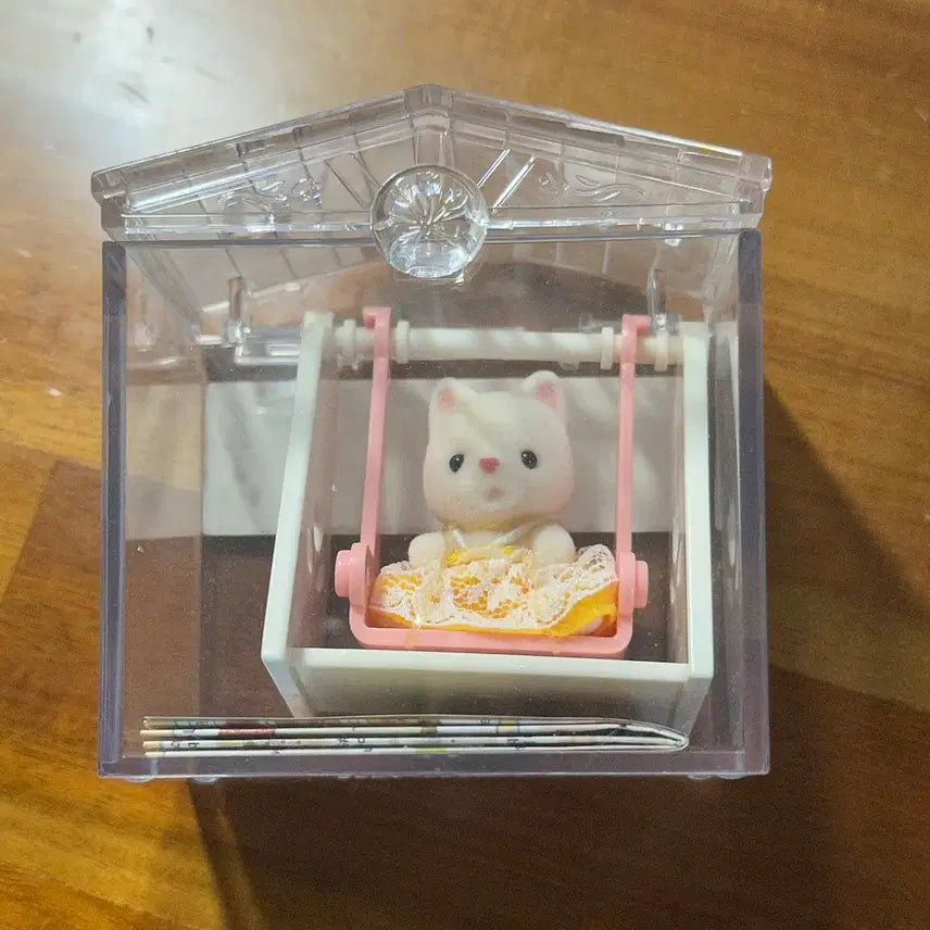 [BUNJANG] Sylvanian Families Swinging Kitten / 실바니안 그네타는 아기고양이