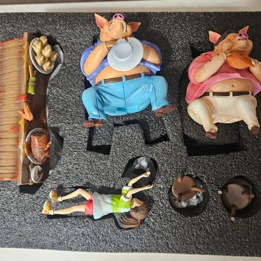 [BUNJANG] Studio Ghibli Spirited Away Pig Family Resin Figure / 지브리 opm 센과치히로 돼지가족 레진 피규어