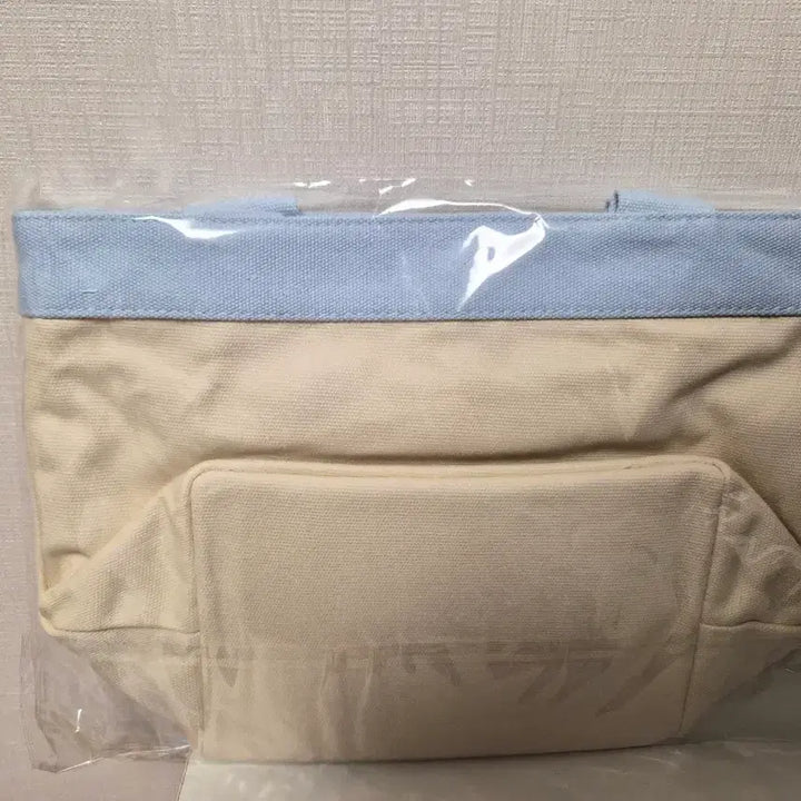 [BUNJANG] Pokemon Store Drizzly Psyduck Glitter Dot Bag / 포켓몬 스토어 빗속의 고라파덕 글리터 도트백