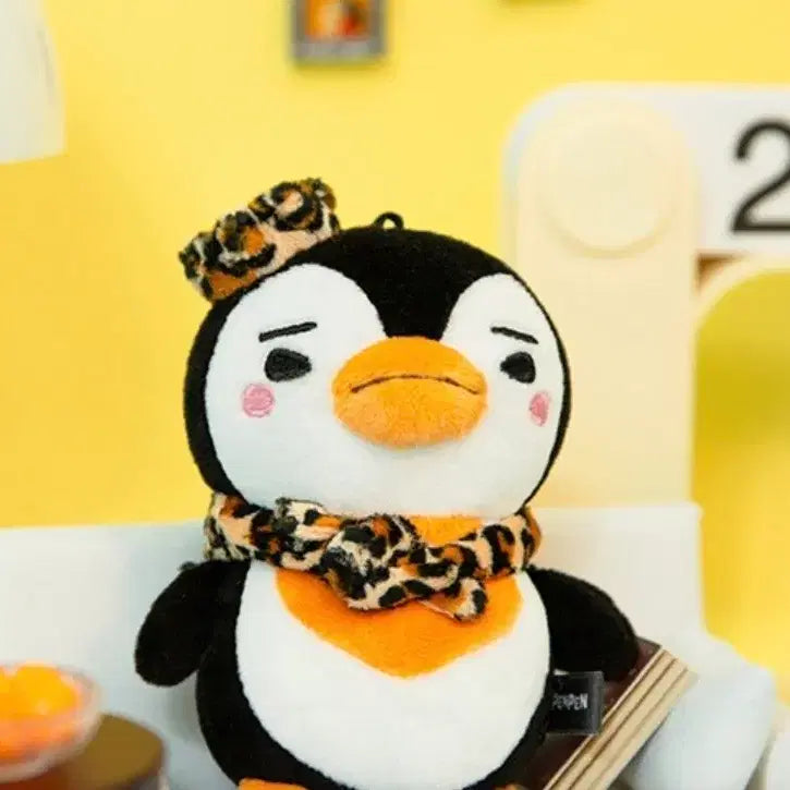 [BUNJANG] Lee Junho Emperor PengPengi Plush Keyring / 이준호 펭펭이 팝업 황제 펭펭이 키링
