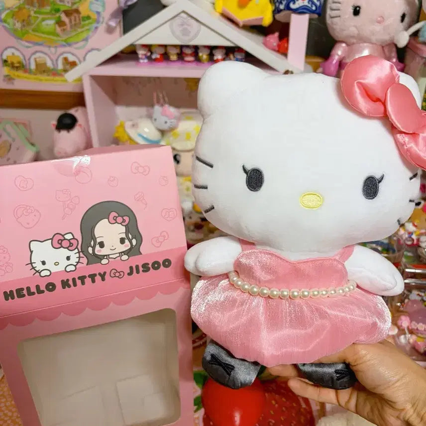 [BUNJANG] BLACKPINK Jisoo x Sanrio Hello Kitty Collaboration Doll / (8/22일까지 할인)산리오 헬로키티x블랙핑크 지수 콜라보 인형