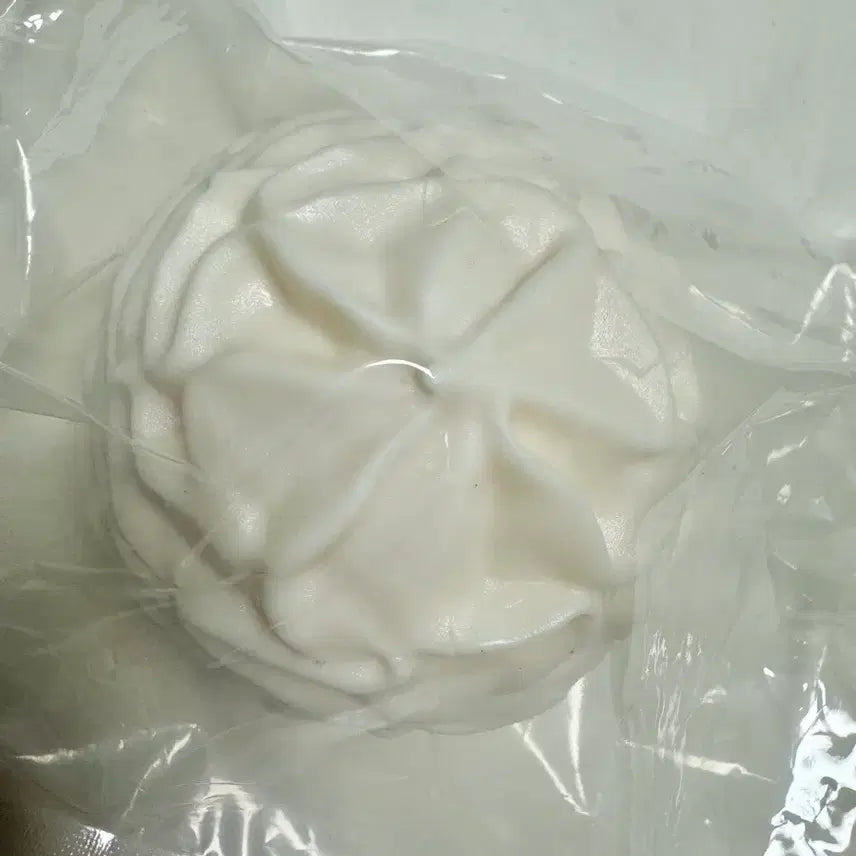 [BUNJANG] Creamy Crunch Slimey Squishy (White) / 샤오홍슈) 생크림 크런치 슬랑이 말랑이 (흰색)