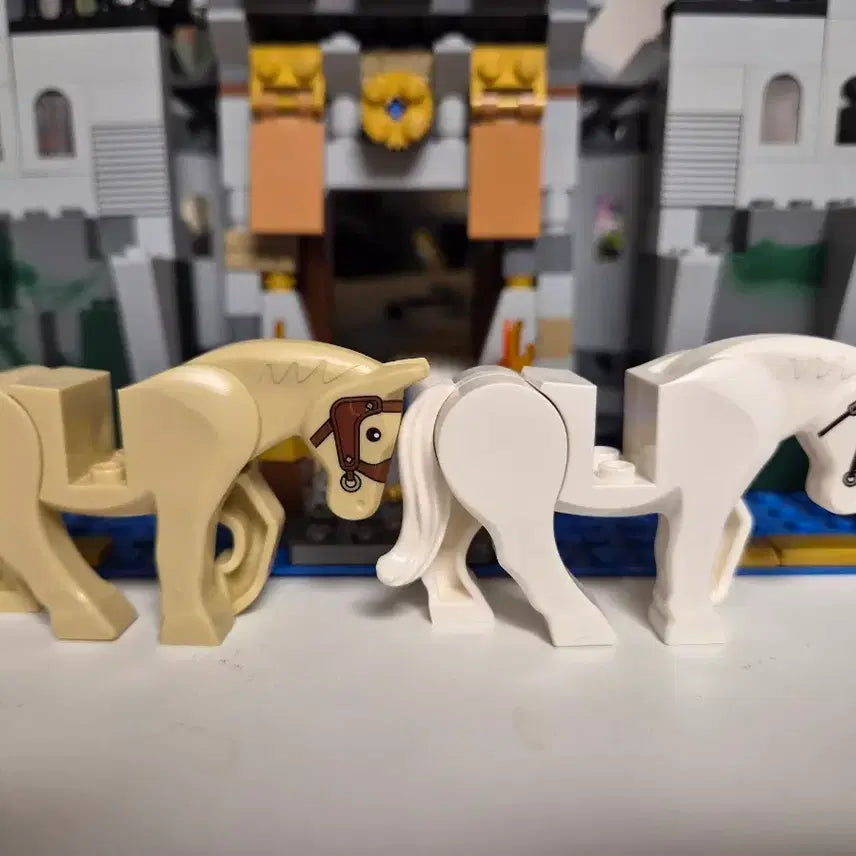 [BUNJANG] LEGO Genuine Tan/White Horse 2-Piece Set / 레고 정품 신형 탄색 /백색 마 2개