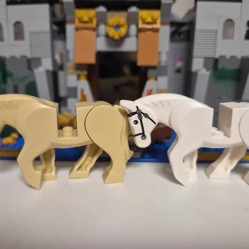 [BUNJANG] LEGO Genuine Tan/White Horse 2-Piece Set / 레고 정품 신형 탄색 /백색 마 2개