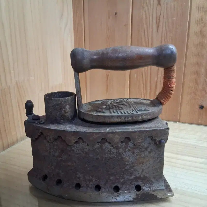 [BUNJANG] Antique Cast Iron Charcoal Iron / 엔틱 무쇠 다리미  숯다리미