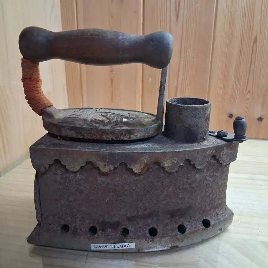 [BUNJANG] Antique Cast Iron Charcoal Iron / 엔틱 무쇠 다리미  숯다리미