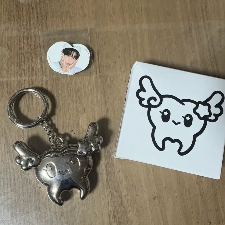 [BUNJANG] Wish Signature Tooth Keychain / 위시 시그 이빨 키링