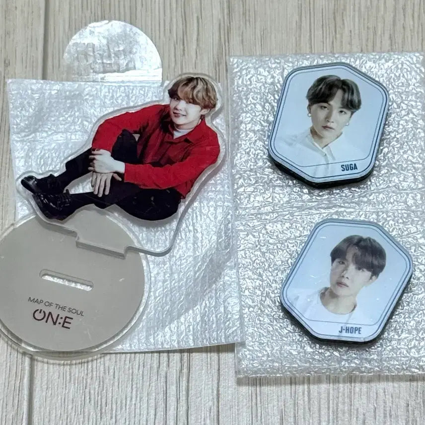 [BUNJANG] BTS Suga/J-Hope Acrylic Stand + Magnet Bundle Set / BTS 슈가/제이홉 아크릴스탠드+마그넷 일괄