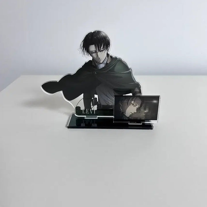[BUNJANG] Levi Ackerman Acrylic Standee / 리바이 아크릴