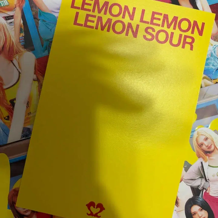 [BUNJANG] Lemonade Lemon Sun YUHA Photobook Poster / 레몬탱 유하 포스터