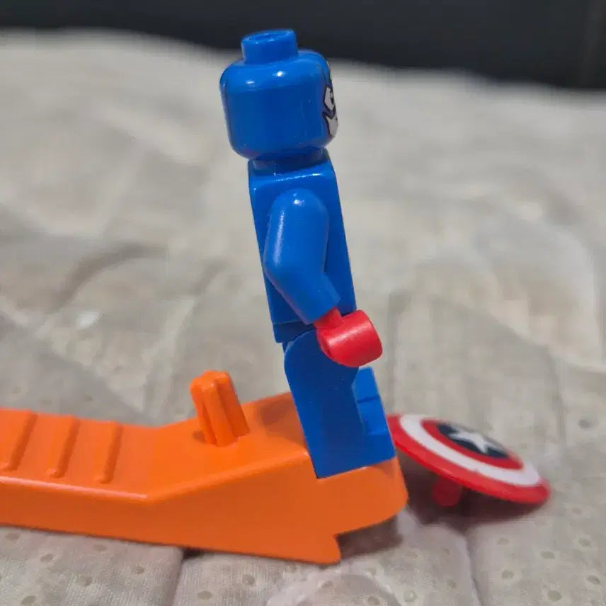 [BUNJANG] LEGO Marvel Captain America Minifigure 76017 / 레고 마블 캡틴 아메리카 미니피규어 76017