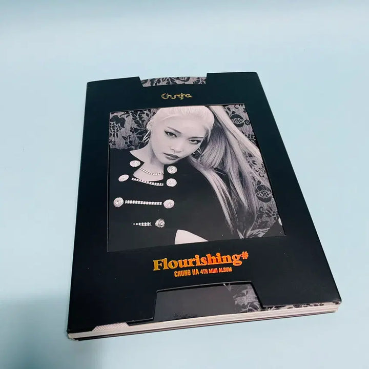 [BUNJANG] Chung Ha I.O.I "Flourishing" 4th Mini Album (Photocard Included) / [중고음반/CD] 아이오아이 I.O.I 청하 미니4집 Flourishing (포토카드 포함)