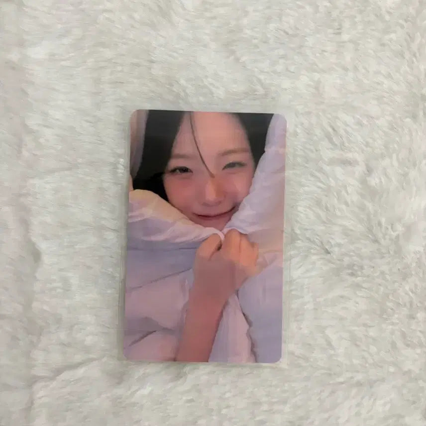 [BUNJANG] fromis_9 Baek Ji-heon Super Sonic Photocard / 프로미스나인 백지헌 이불포카 수퍼소닉 포카 포토카드 판매