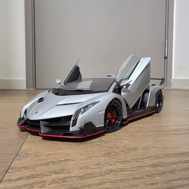 [BUNJANG] Lamborghini Veneno 1:18 Die-cast Model - Silver / 람보르기니 베네노 다이캐스트 모델 실버