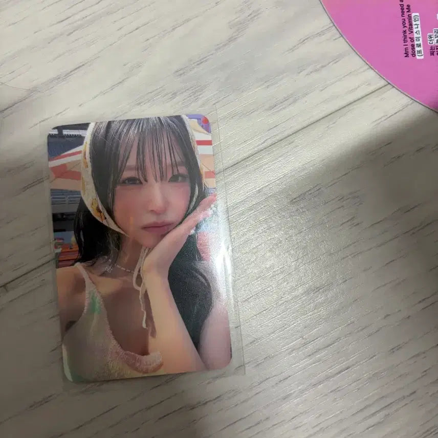 [BUNJANG] fromis_9 Baek Ji Heon Vitamin Me Weverse POB Photocard / 프로미스나인 vitamin me 위드뮤 특전 백지헌 포카 판매합니다.