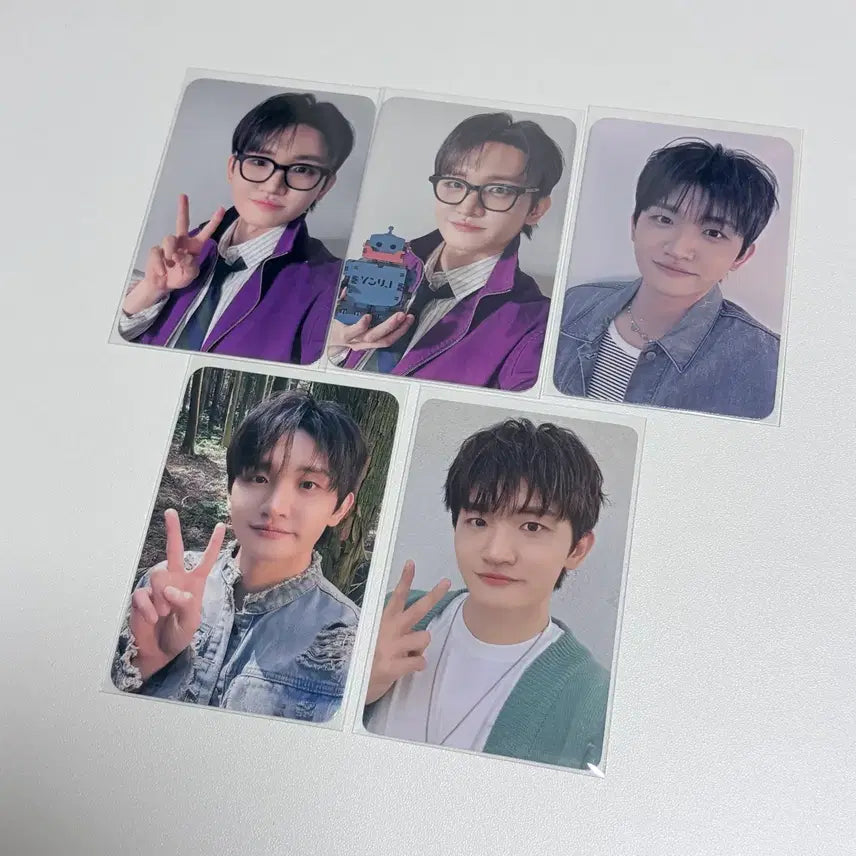 [BUNJANG] Lucy Jo Won Sang Childish POB Photocard + Cafe Print + Pop-up Postcard Bundle Set / 루시 조원상 차일디쉬 미공포 포카 + 카페 인화사진 + 팝업 엽서 일괄 양도