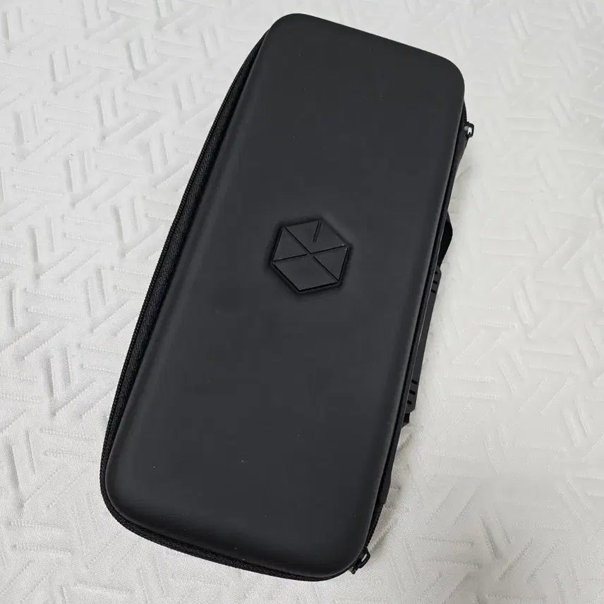 [BUNJANG] EXO Official Lightstick Pouch / (미사용) EXO 응원봉 파우치 응원봉이랑 배터리팩 수납 가능