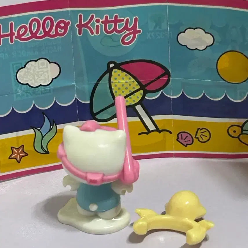 [BUNJANG] Hello Kitty Kinder Joy Figure / 헬로키티 킨더조이 피규어