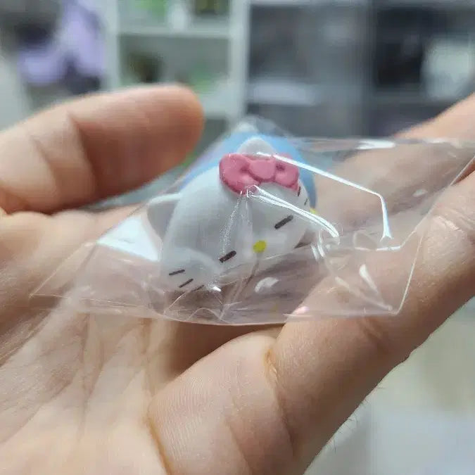 [BUNJANG] Sanrio Sleeping Style Hello Kitty Figure / 산리오 잠자는 스타일 헬로키티