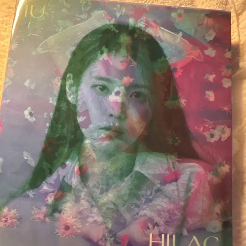 [BUNJANG] IU LILAC Album Hi-Lock Version Full Set Photocard Included / 아이유 LILAC 앨범 하이락 (풀셋. 포카포함) 판매