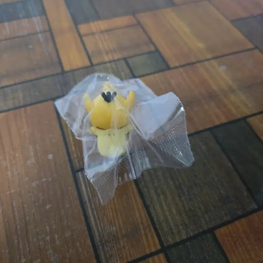 [BUNJANG] Pokemon Pokeball Ice Psyduck Figure / 포켓몬 몬스터볼 아이스 고라파덕 피규어 판매