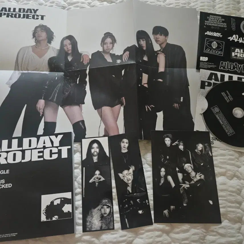 [BUNJANG] All Day Project Famous 2-Type Set Album &amp; Postcard Bundle / 올데이 프로젝트 페이머스 2종 세트 앨범하고 엽서 일괄 판매
