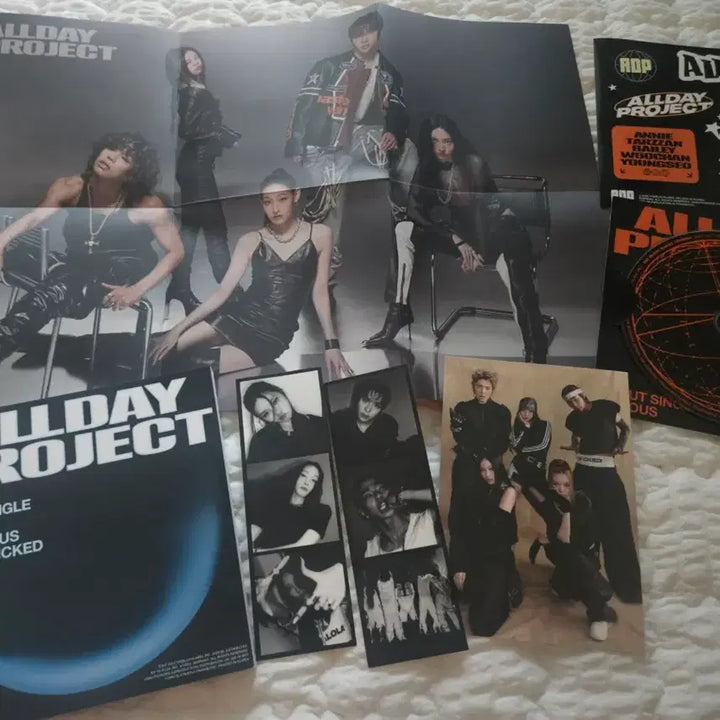 [BUNJANG] All Day Project Famous 2-Type Set Album &amp; Postcard Bundle / 올데이 프로젝트 페이머스 2종 세트 앨범하고 엽서 일괄 판매