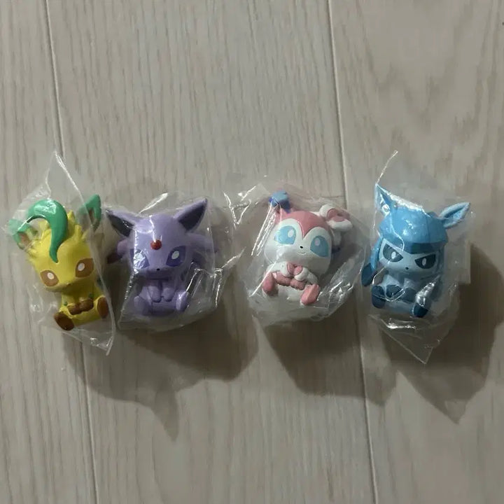 [BUNJANG] Pokemon Eeveelutions Figure Clip Gacha Set / [포켓몬스터] 피규어 클립 이브이즈 가챠