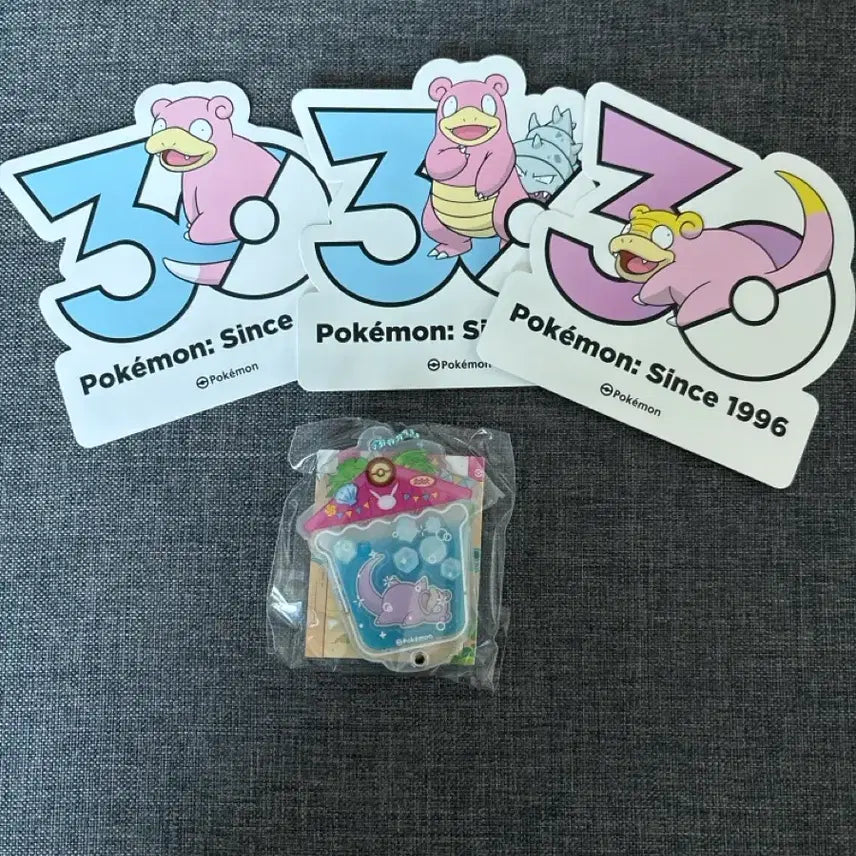 [BUNJANG] Pokemon 30th Anniversary Bundle Logo Stickers (Slowpoke, Slowbro) &amp; Acrylic Shaker Keychain / (일괄) 포켓몬 30주년 로고 스티커 야돈 야도란 + 아크릴 쉐이커 키링