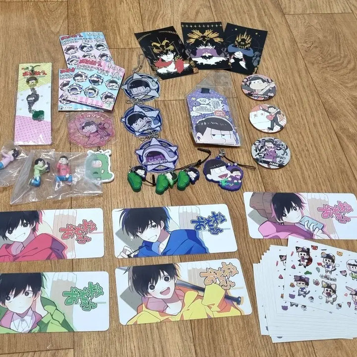 [BUNJANG] Osomatsusan Official &amp; Unofficial Goods Bundle / [택포 1.0] 오소마츠상 공식 굿즈 + 비공 굿즈 일괄