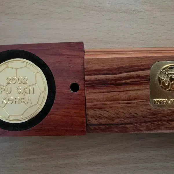 [BUNJANG] 2002 FIFA World Cup Commemorative Medal Wood Case / 2002 월드컵 기념 메달 우드 케이스