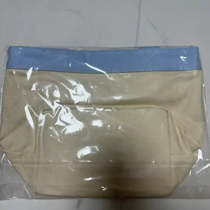 [BUNJANG] Pokemon Store Drizzle Psyduck Glitter Tote Bag / 포켓몬 스토어 빗속의 고라파덕 글리터 토트백