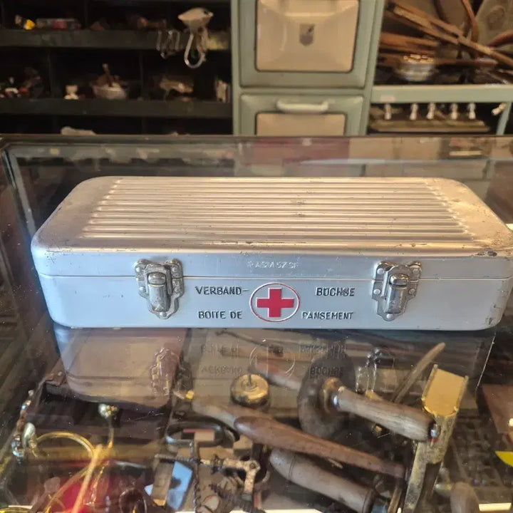 [BUNJANG] Vintage Swiss Military Aluminum First Aid Kit (ASM 57) - 1957 / 빈티지 밀리터리 스위스 군용 알루미늄 구급함(ASM 57)1957년
