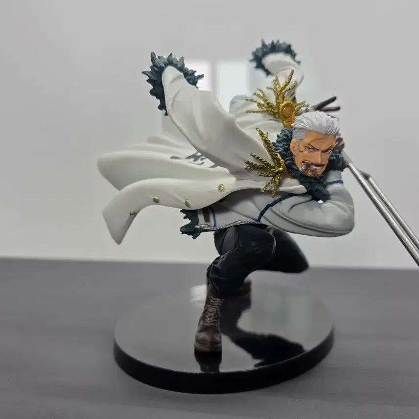 [BUNJANG] One Piece Banpresto Smoker, Crocodile, Garp Figure Set / 원피스 반프레스토 스모커/크로커다일/가프 피규어 3종 일괄 판매