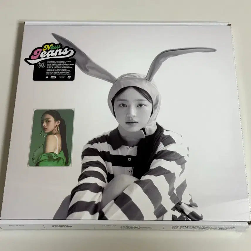 [BUNJANG] NewJeans Minji How Sweet Album + Aladdin POB Photocard Bundle Set / 뉴진스 민지 하우스윗 how sweet 앨범 + 알라딘 특전 포카 일괄