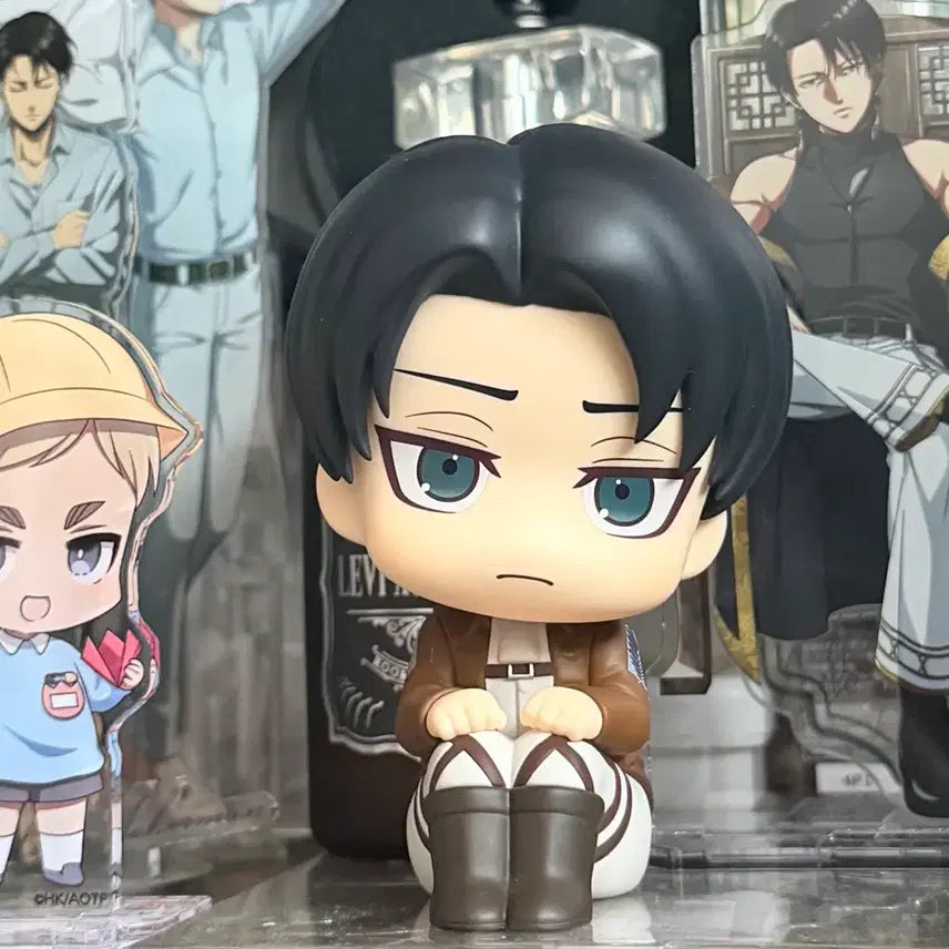 [BUNJANG] Attack on Titan Levi Ackerman Look Up Figure / 진격의 거인 진격거 리바이 아커만 룩업 판매