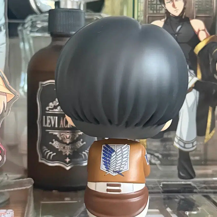 [BUNJANG] Attack on Titan Levi Ackerman Look Up Figure / 진격의 거인 진격거 리바이 아커만 룩업 판매