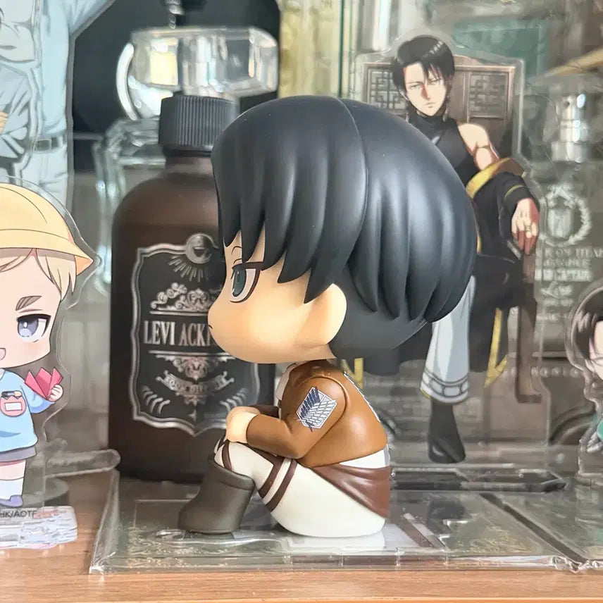 [BUNJANG] Attack on Titan Levi Ackerman Look Up Figure / 진격의 거인 진격거 리바이 아커만 룩업 판매