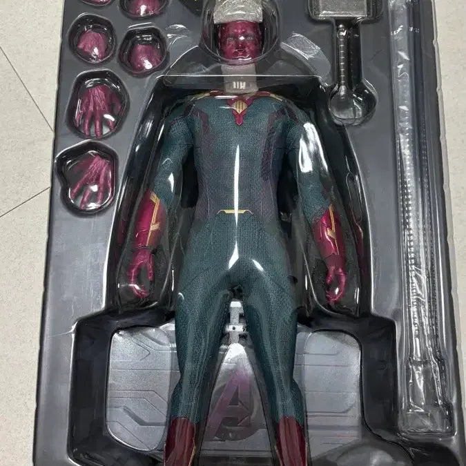 [BUNJANG] Hot Toys AOU Vision Figure / 핫토이 aou 비전
