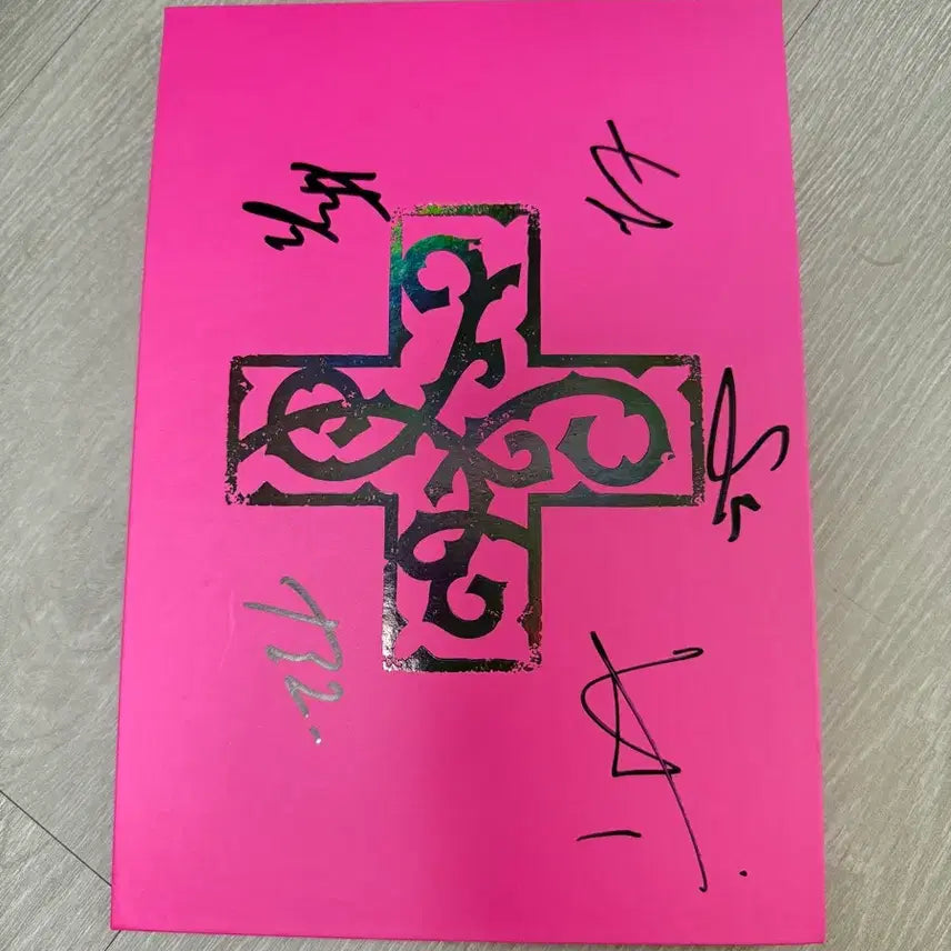 [BUNJANG] TXT Tomorrow X Together Signed Album / 투모로우바이투게더 투바투 TXT 싸인반