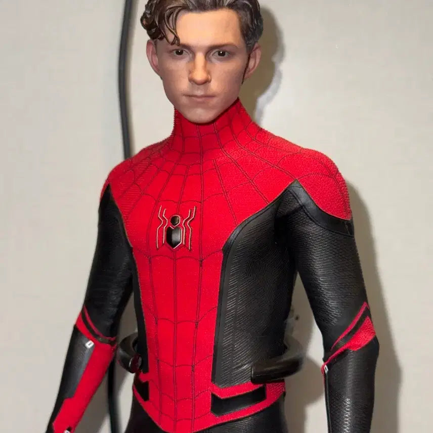 [BUNJANG] Hot Toys Spider-Man Far From Home Upgraded Suit / 핫토이 스파이더맨 파프롬홈 업그레이드 슈트