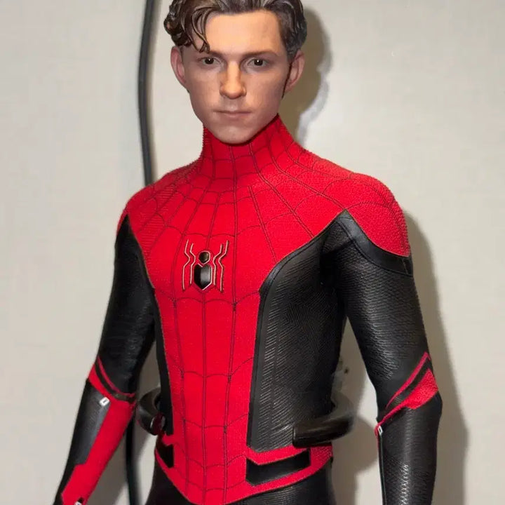 [BUNJANG] Hot Toys Spider-Man Far From Home Upgraded Suit / 핫토이 스파이더맨 파프롬홈 업그레이드 슈트