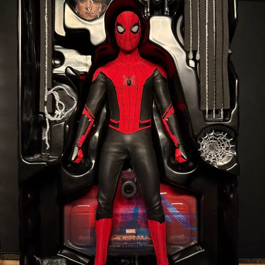 [BUNJANG] Hot Toys Spider-Man Far From Home Upgraded Suit / 핫토이 스파이더맨 파프롬홈 업그레이드 슈트