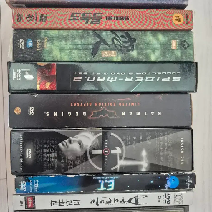 [BUNJANG] Various Genre DVD Collection - The Thieves, Spider-Man 2, Batman Begins, X-Files, E.T., Cloverfield &amp; More / 다양한 장르 DVD 도둑들/스파이더맨2/배트맨 비긴즈/X파일 시즌1/ET등