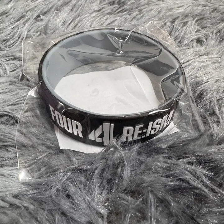 [BUNJANG] Official Higedan 2025 Phareism Tour Rubber Band / 히게단 2025 포리즘 투어 라바반
