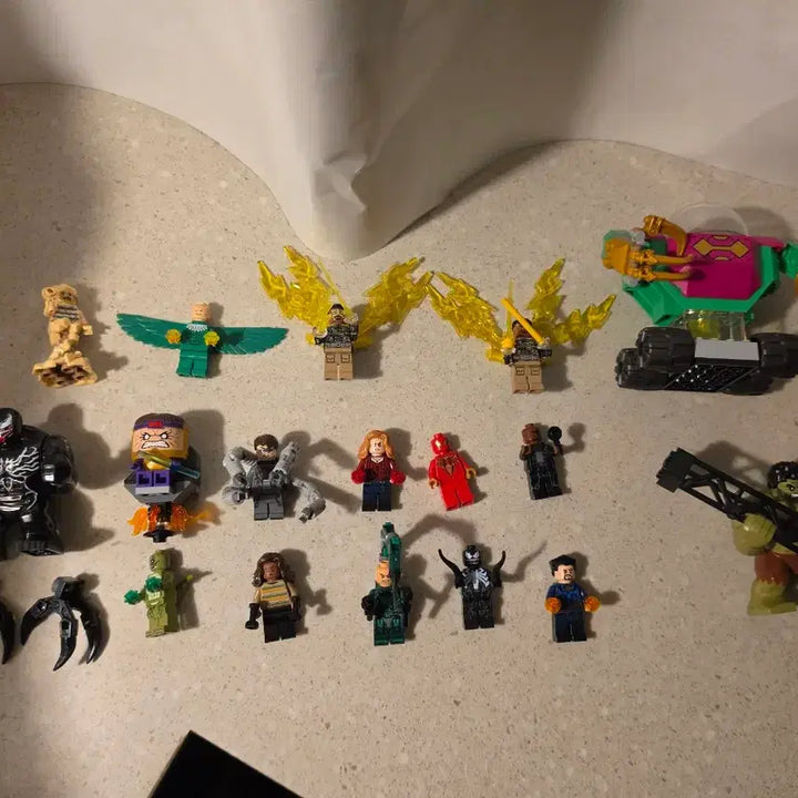 [BUNJANG] LEGO Spider-Man Minifigure Bundle Set / 정품레고 스파이더맨 (사진속일괄 무기및 브릭전체)