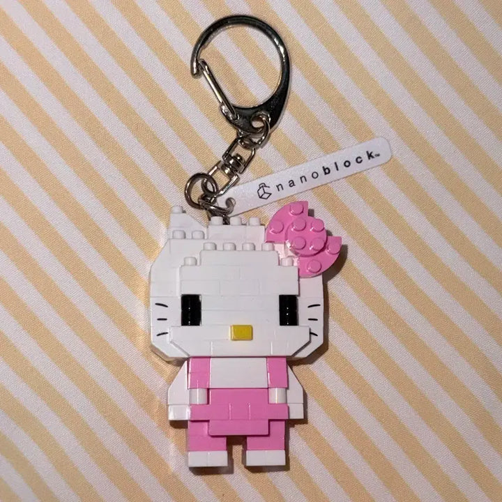 [BUNJANG] Hello Kitty Nano Block Figure Keychain Pink / 헬로키티 나노블럭 피규어 키링 핑크