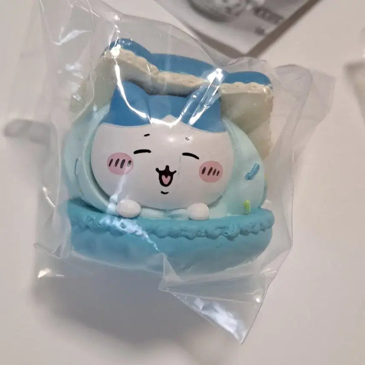 [BUNJANG] Hachiware Macaron Gacha Figure / 하치와레 마카롱 가챠 피규어