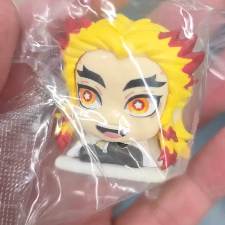 [BUNJANG] Demon Slayer Kyojuro Rengoku Gacha Figure / 귀칼 렌고쿠 가챠