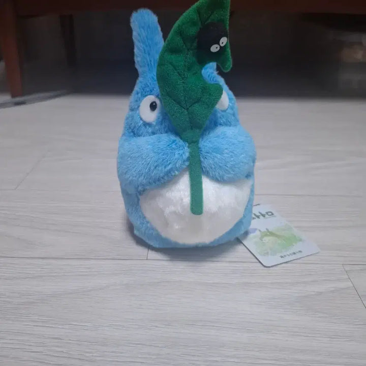 [BUNJANG] Studio Ghibli My Neighbor Totoro Ojamajin Medium Totoro Leaf Kurosuke Plush / [새상품][지브리][이웃집토토로] 포근한 오자미 중토토로 나뭇잎 쿠로스케 인형
